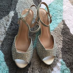 Sparkley silver Shoes sz 10